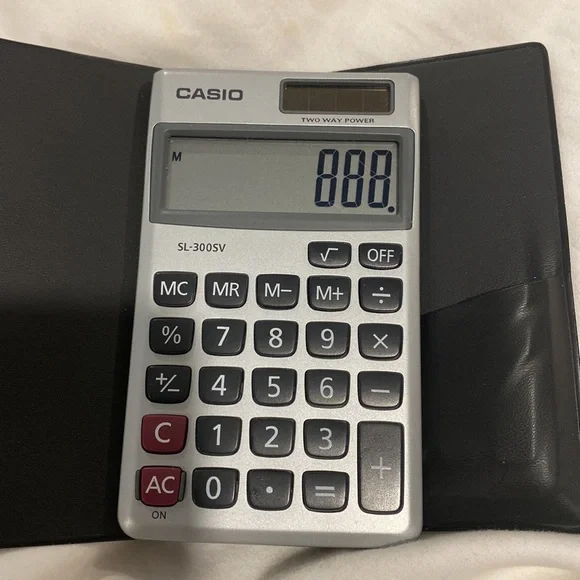 CASIO SMALL CALCULATOR WITH PLASTIC CASE - Picture 5 of 9
